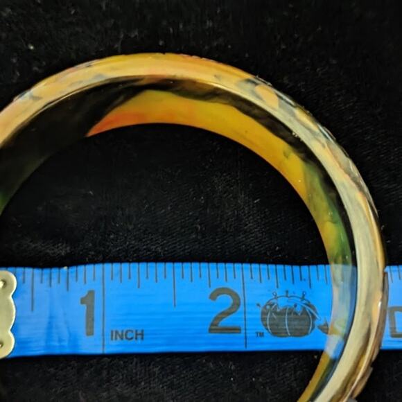 Bakelite! Rare Carved Translucent End of Day Roses Bakelite Bangle Bracelet - Picture 7 of 16